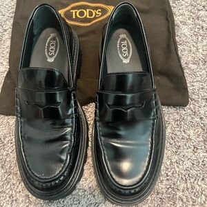 Tods Black Gomma Pesante Leather Penny Loafer; size 36.5 (US 6.5/7)